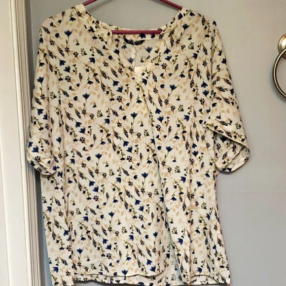 Top - Picture 4 of 4